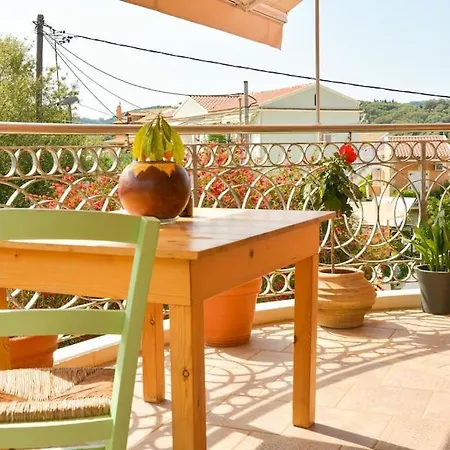 Artemis House Tatil Evi