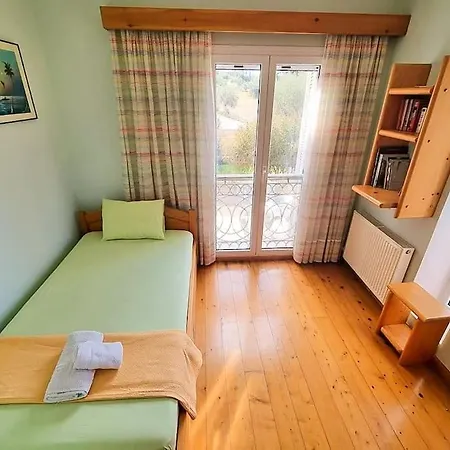 Artemis House * Agios Georgios Pagon
